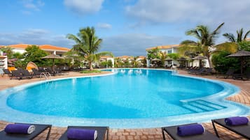 4 piscines extérieures, tentes de plage, parasols de plage