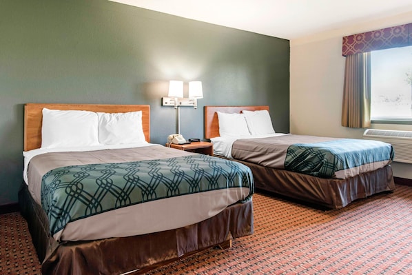 Desk, iron/ironing board, free WiFi, alarm clocks - Econo Lodge (Gaylord)