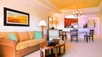 Condo, 3 Bedrooms | Living room