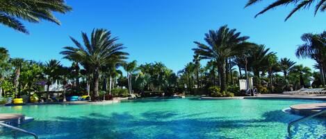 10 Außenpools, Cabañas (gegen Gebühr), Sonnenschirme