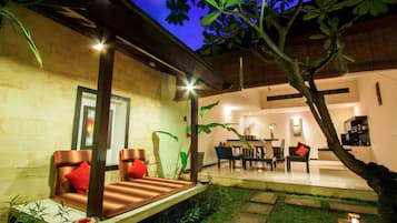 Vila luxo, 2 quartos, piscina particular | Terraço/pátio