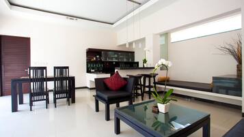 Daily continental breakfast (IDR 50000 per person)