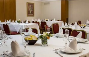 Déjeuner et dßner servis sur place