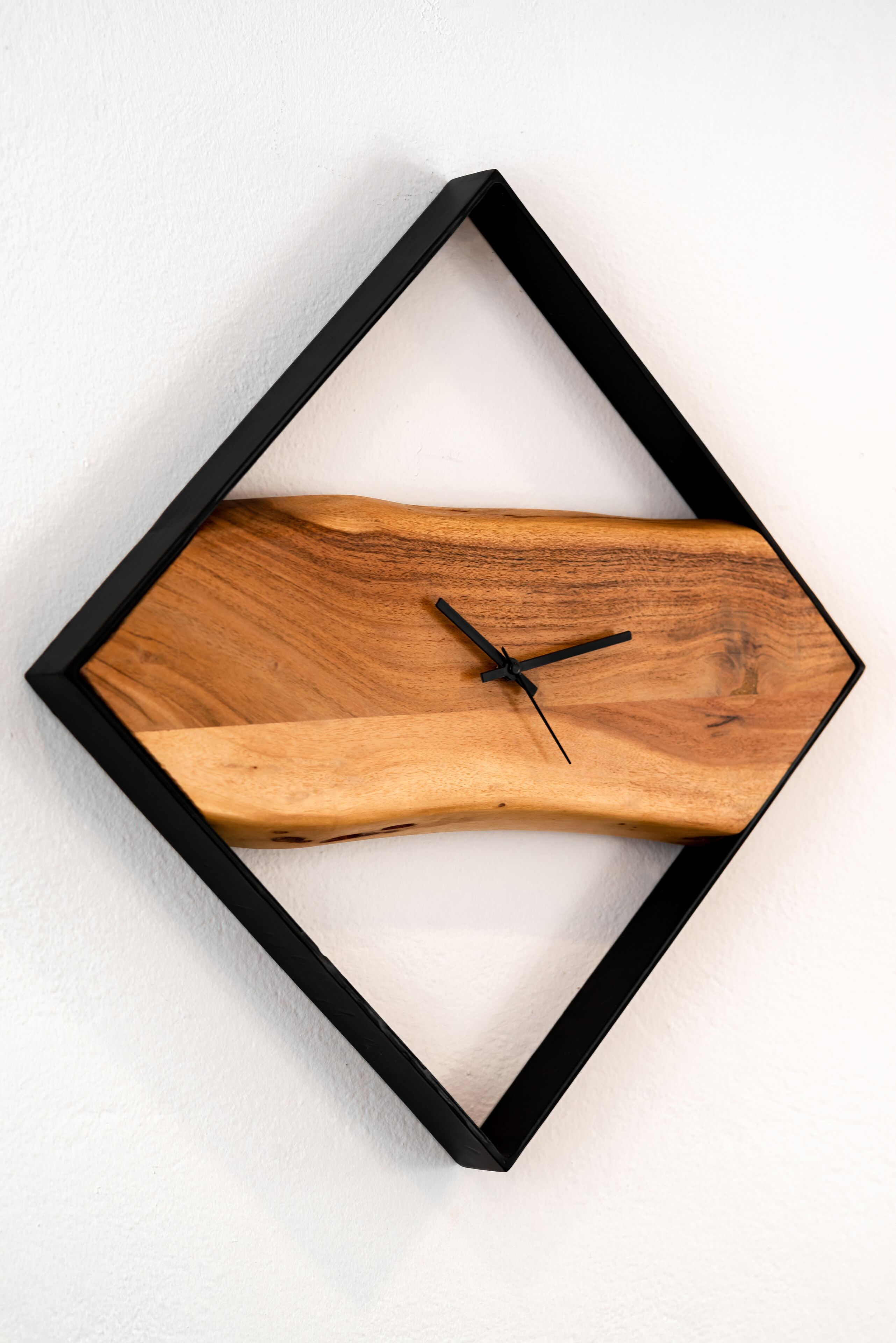 deluxe room | in-room safe, laptop workspace, iron/ironing board, free wifi