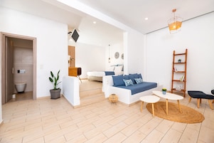 Habitación Deluxe | Caja fuerte y espacio para trabajar con un portátil