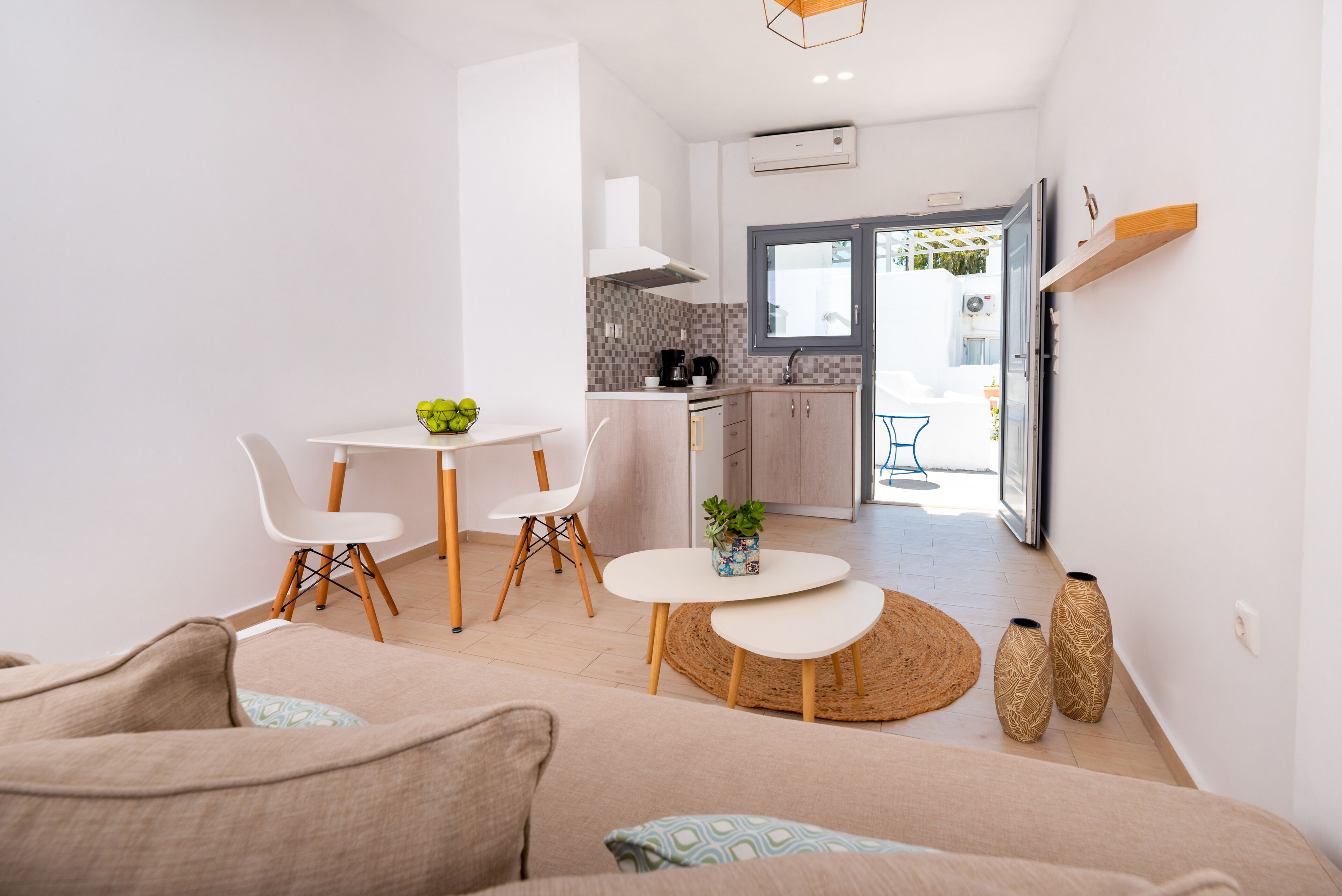 deluxe room | in-room safe, laptop workspace, iron/ironing board, free wifi