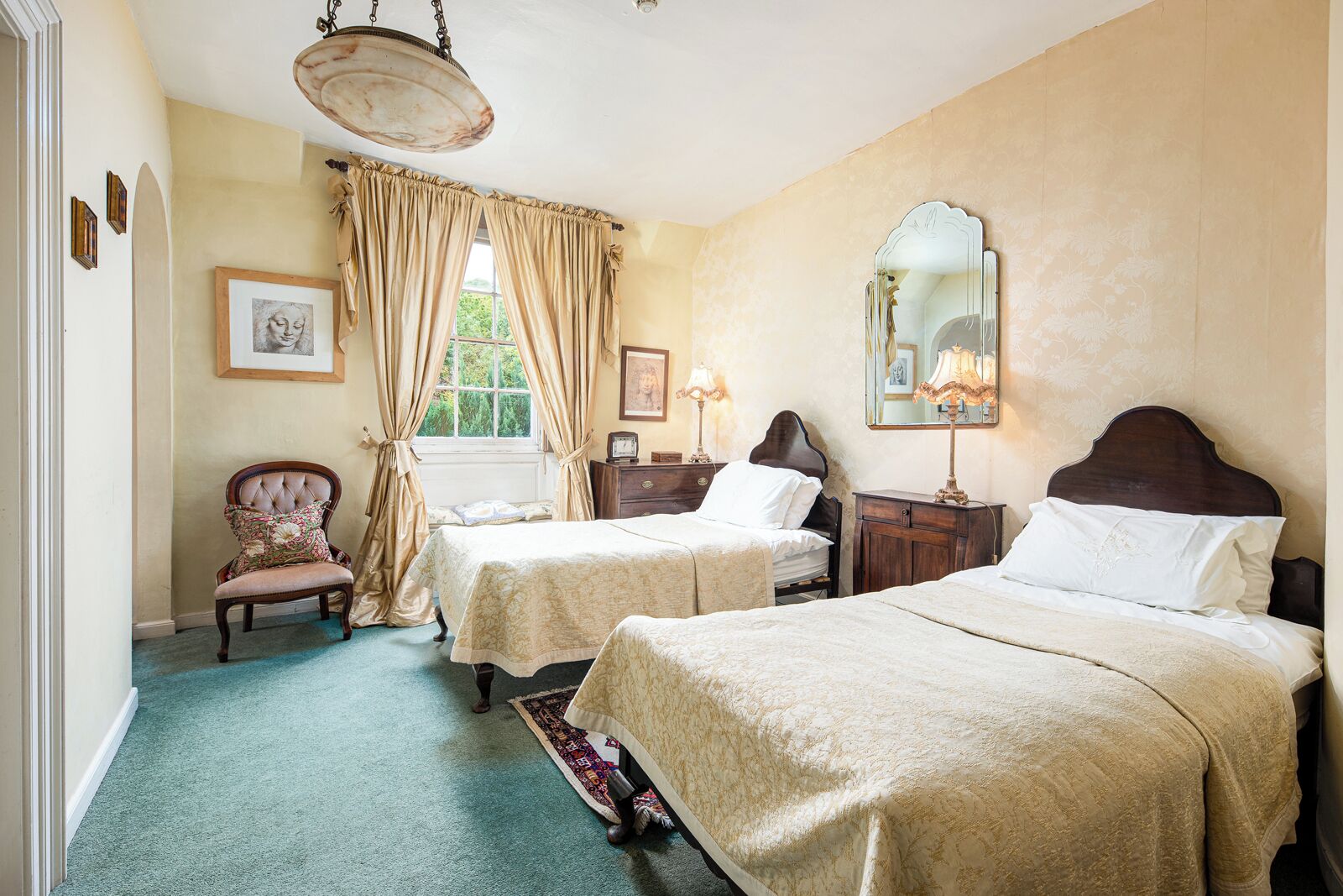 雙床房, 獨立浴室 (The Fry Room)