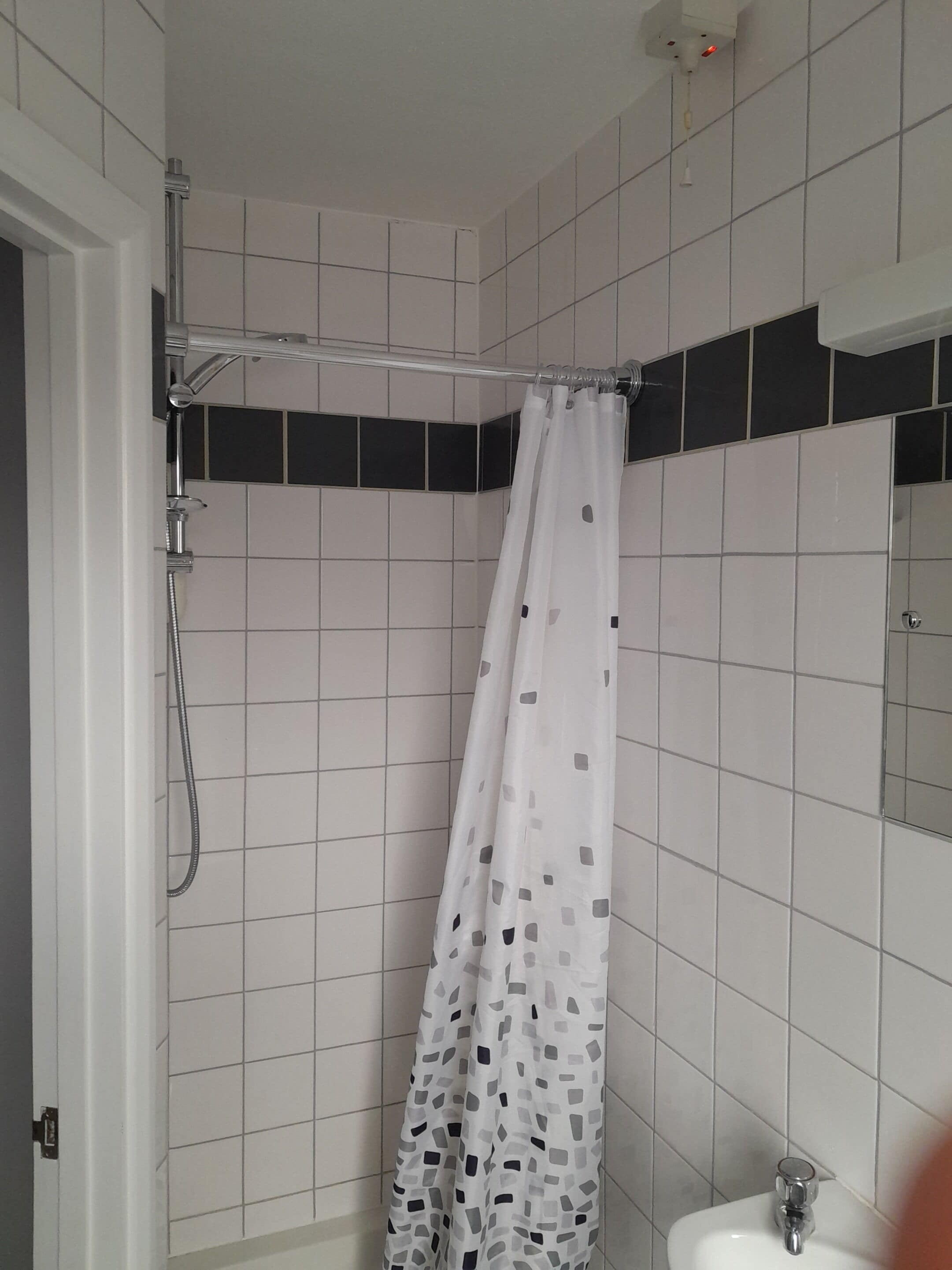 Basic-værelse med 2 enkeltsenge - eget badeværelse (Room 2) | Badeværelse