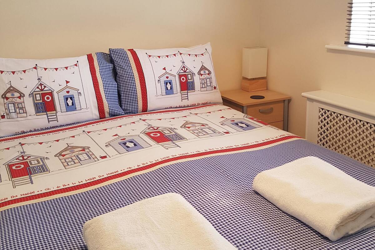 Standard Suite, Ensuite (two rooms) | WiFi (free), bed sheets
