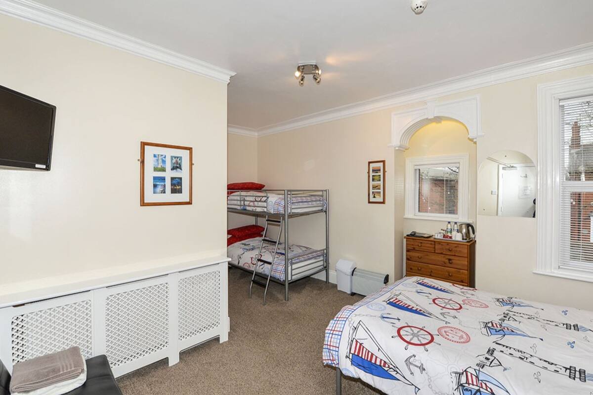 Superior Suite, Ensuite (Family Room 6) | WiFi (free), bed sheets