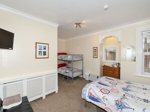 Suite Supérieure, salle de bains attenante (Family Room 6)