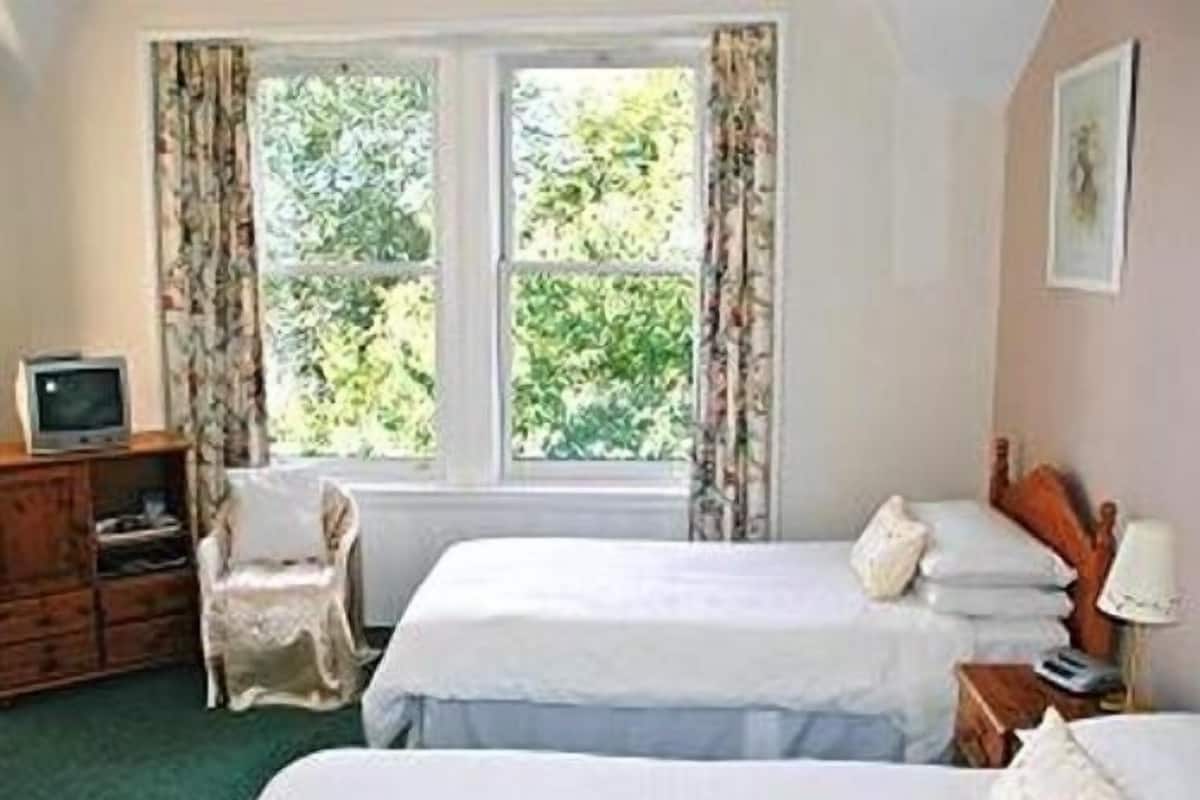Twin kamer, en-suite badkamer | Individueel gedecoreerd, individueel gemeubileerd