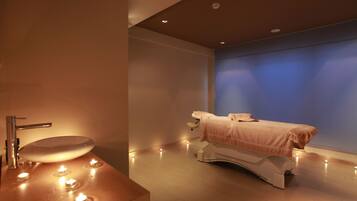 Behandlungsräume für Paare, Sauna, Whirlpool, Türkisches Bad/Hamam