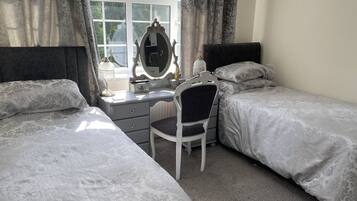 Twin Room | Free WiFi, bed sheets
