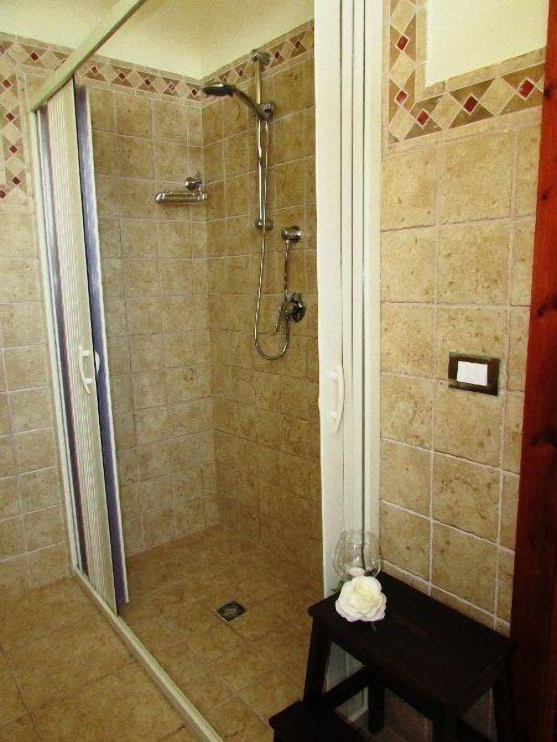 double room, 1 bedroom | bathroom shower