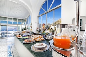 Tägliches inbegriffenes Frühstücksbuffet