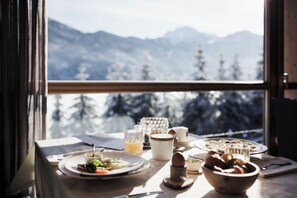 Tägliches inbegriffenes Frühstücksbuffet
