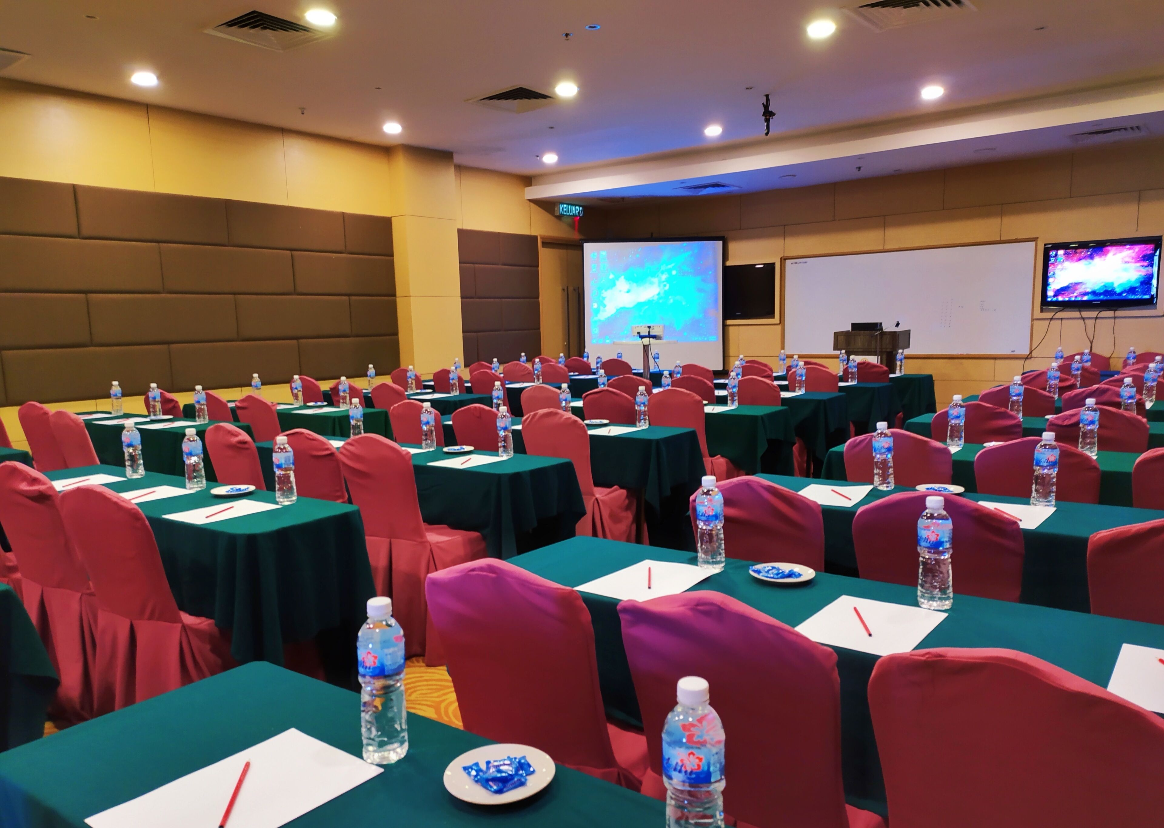 Foto - Courtyard Hotel 1Borneo