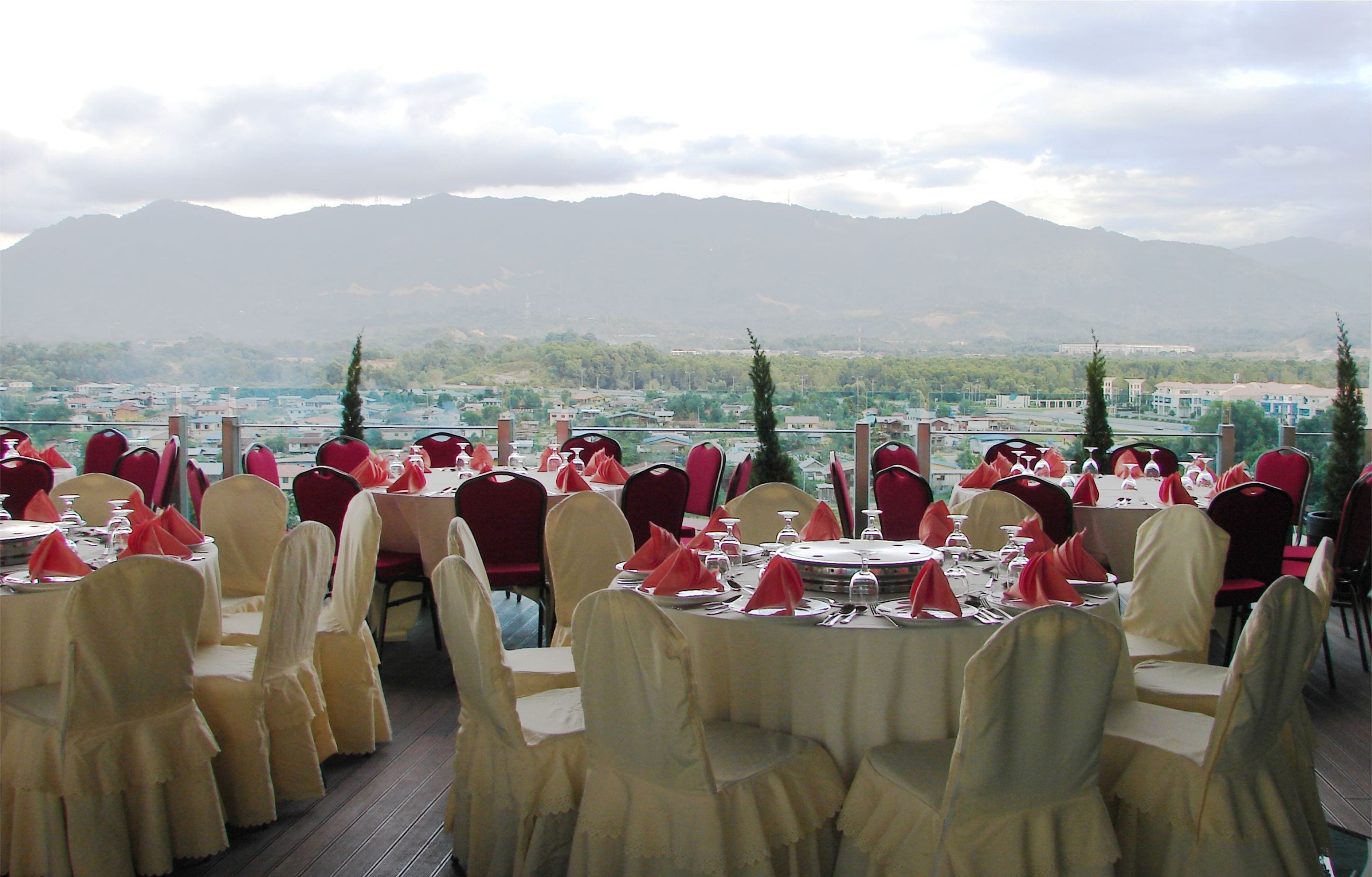 Foto - Courtyard Hotel 1Borneo