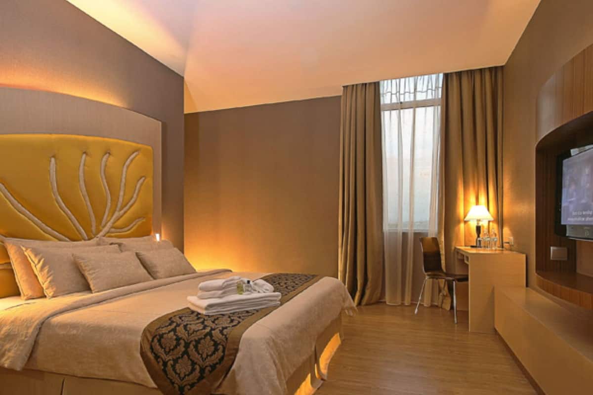 Deluxe Room | 셀렉트 컴포트 침대, 객실 내 금고, 각각 다르게 가구 비치, 책상