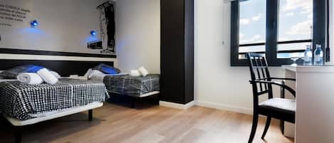 Minibar, caixa forta a l'habitació, escriptori i wifi gratuïta