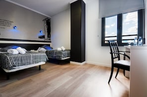Minibar, in-room safe, desk, free WiFi - Hotel LB Villa De Cuenca (Cuenca)