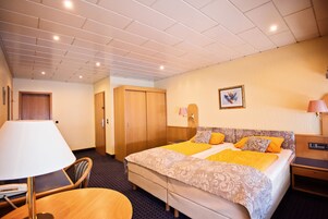 Minibar, desk, cribs/infant beds, free WiFi