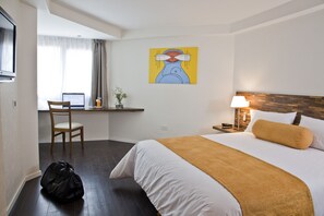 In-room safe, desk, soundproofing, iron/ironing board - La Mision Posadas Hotel (Posadas)