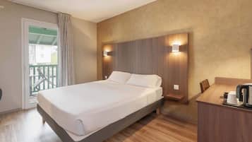 Double Room, Mobility Accessible, Non Smoking | Desk, soundproofing, iron/ironing board, free WiFi