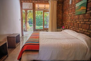 Standard Double Room, 1 Bedroom | Premium bedding, down duvets, Tempur-Pedic beds, in-room safe - El Encuentro Posada Boutique (Chacras de Coria)