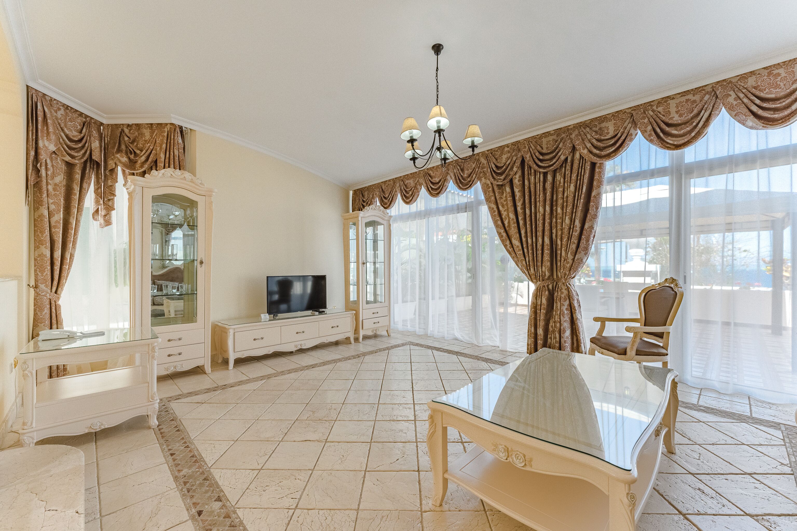 Photo - Flamingo Suites Boutique Hotel