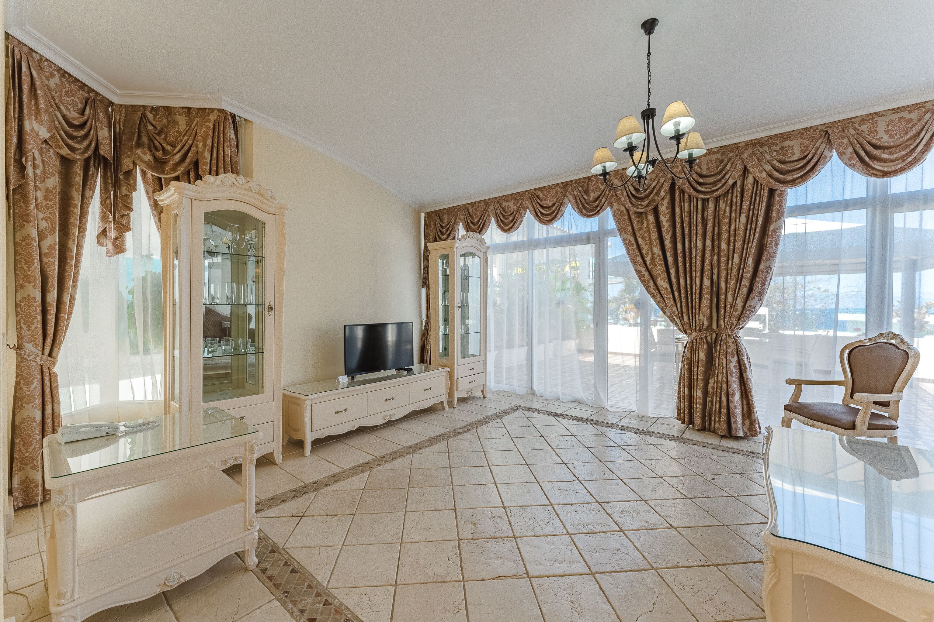 Photo - Flamingo Suites Boutique Hotel