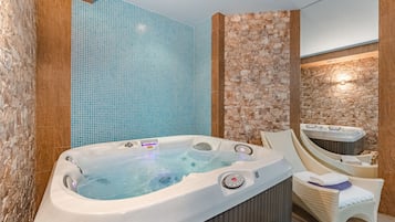Manicure/pedicure, massaggi