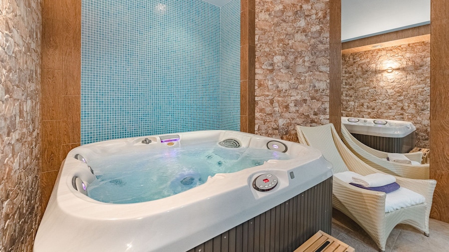 Flamingo Suites Boutique Hotel
