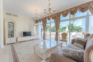 Deluxe Suite, 1 Bedroom, Private Pool | Living area - Flamingo Suites Boutique Hotel (Adeje)