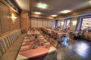 Desayuno buffet incluido todos los días 