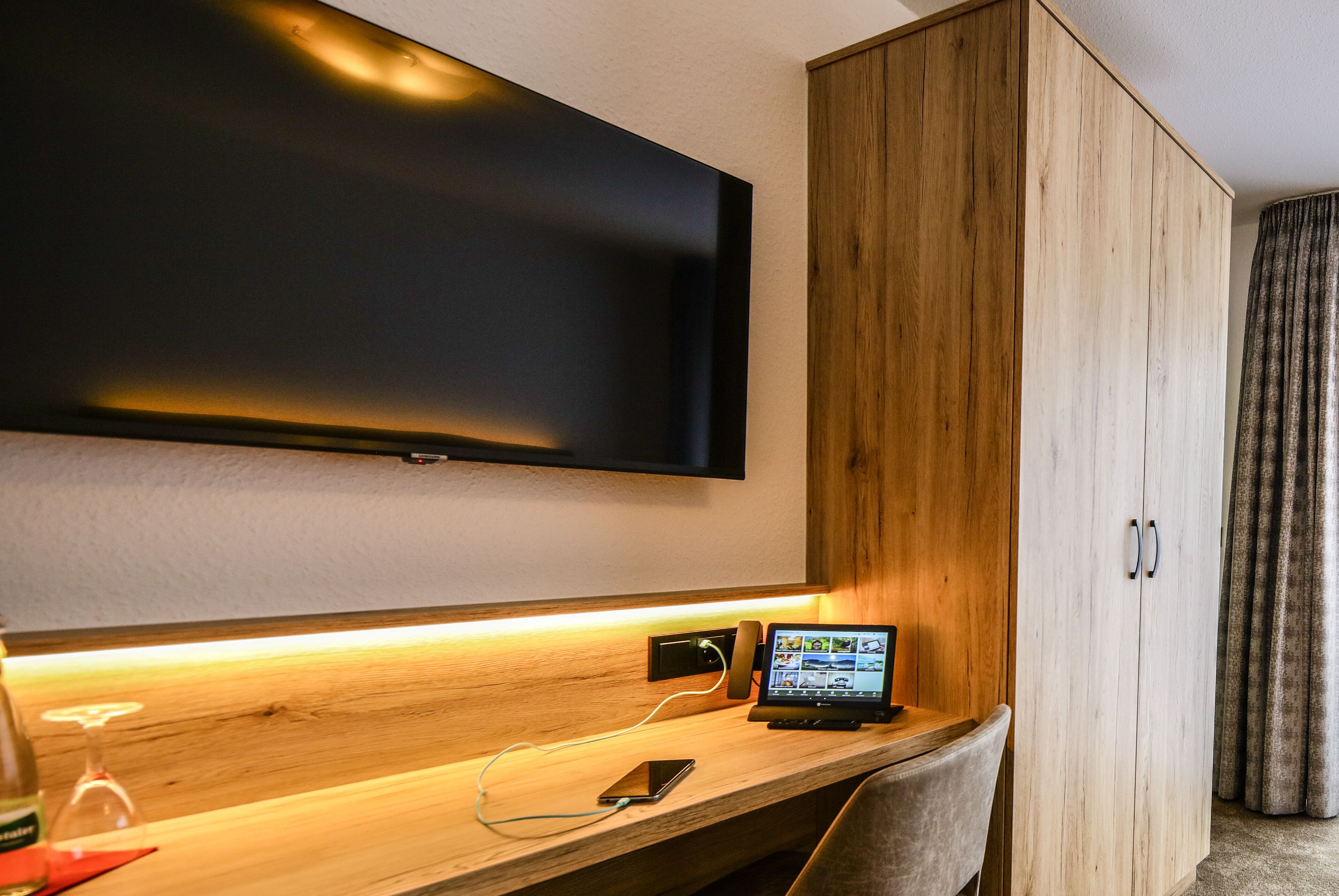 comfort double room | 1 bedroom, desk, iron/ironing board, free cots/infant beds