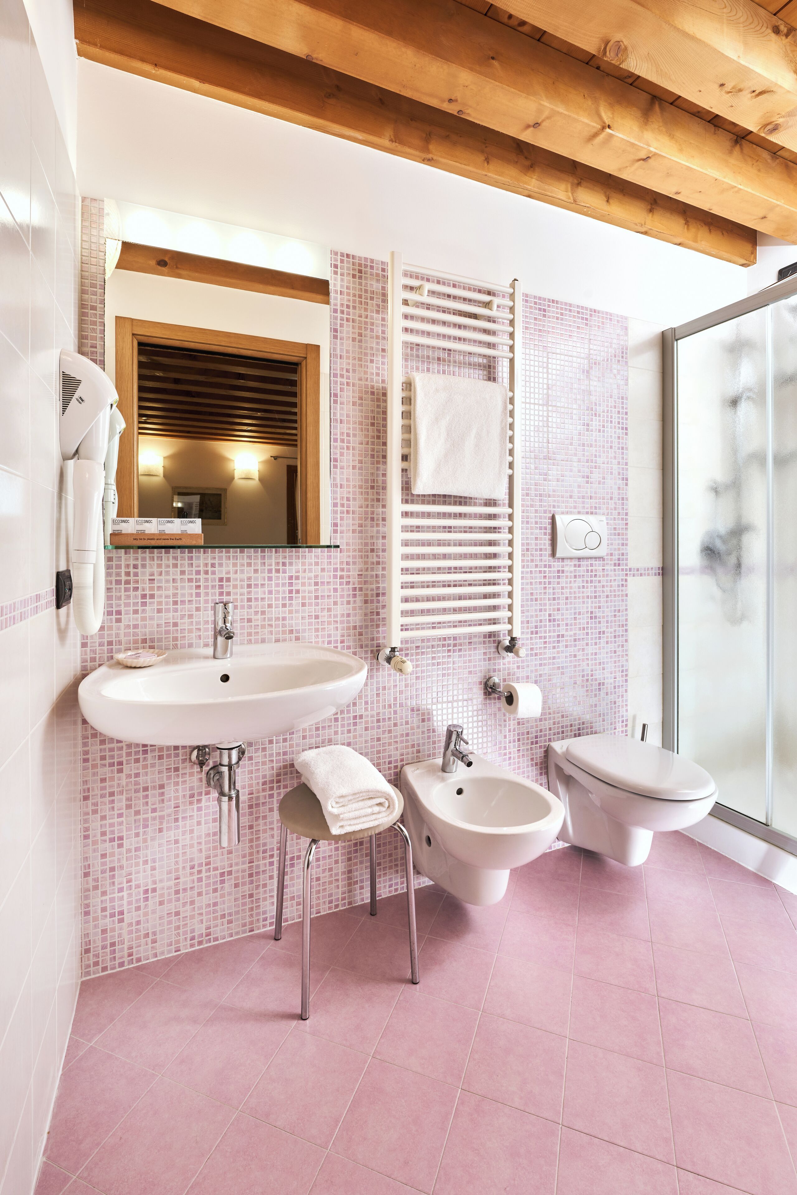 superior double room | 1 bedroom, down duvets, minibar, in-room safe