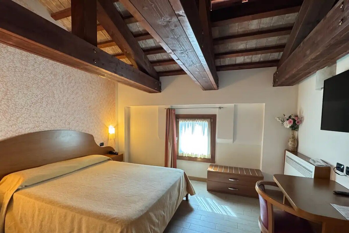 Standard Double Room | Down comforters, minibar, in-room safe, desk