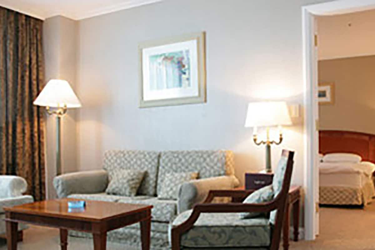 in-room safe, desk, free wifi, bed sheets