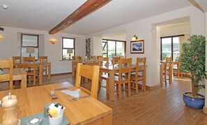 Breakfast, lunch, dinner served; British cuisine, alfresco dining 