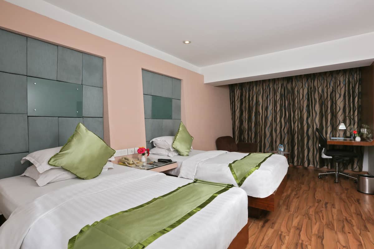 In-room safe, soundproofing, free WiFi