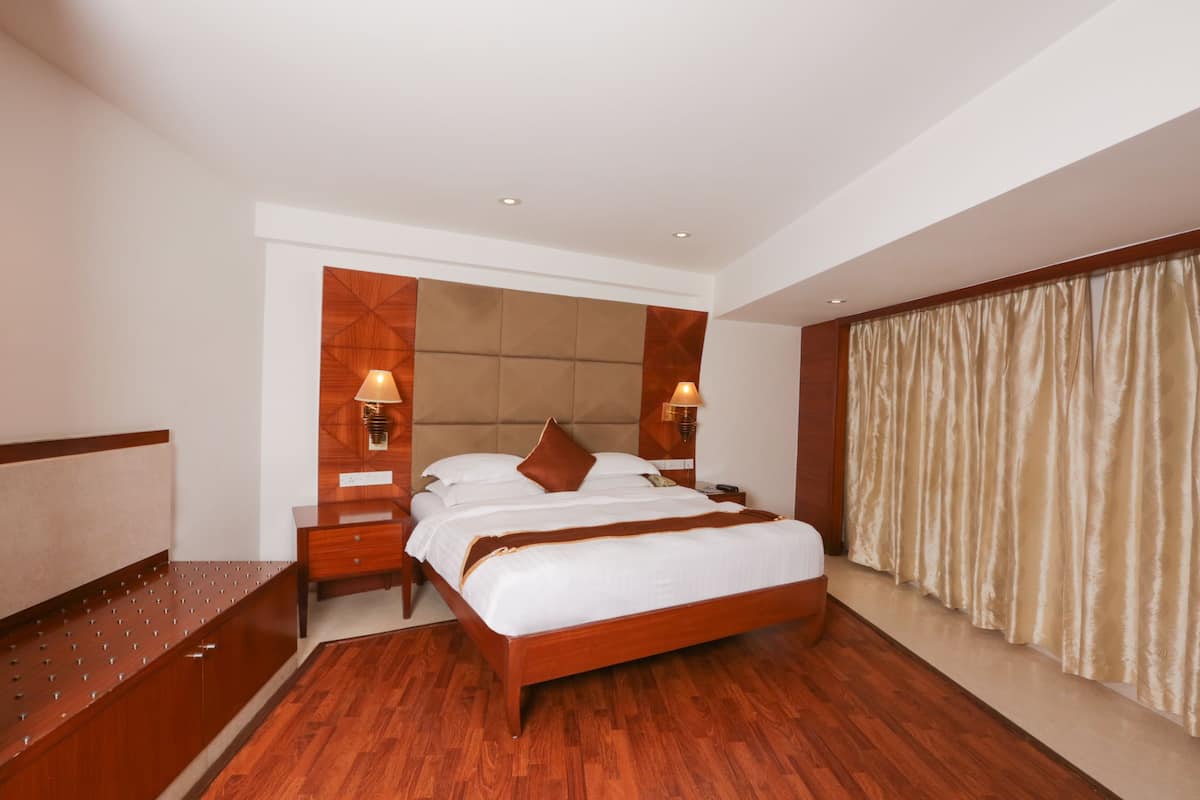 In-room safe, soundproofing, free WiFi