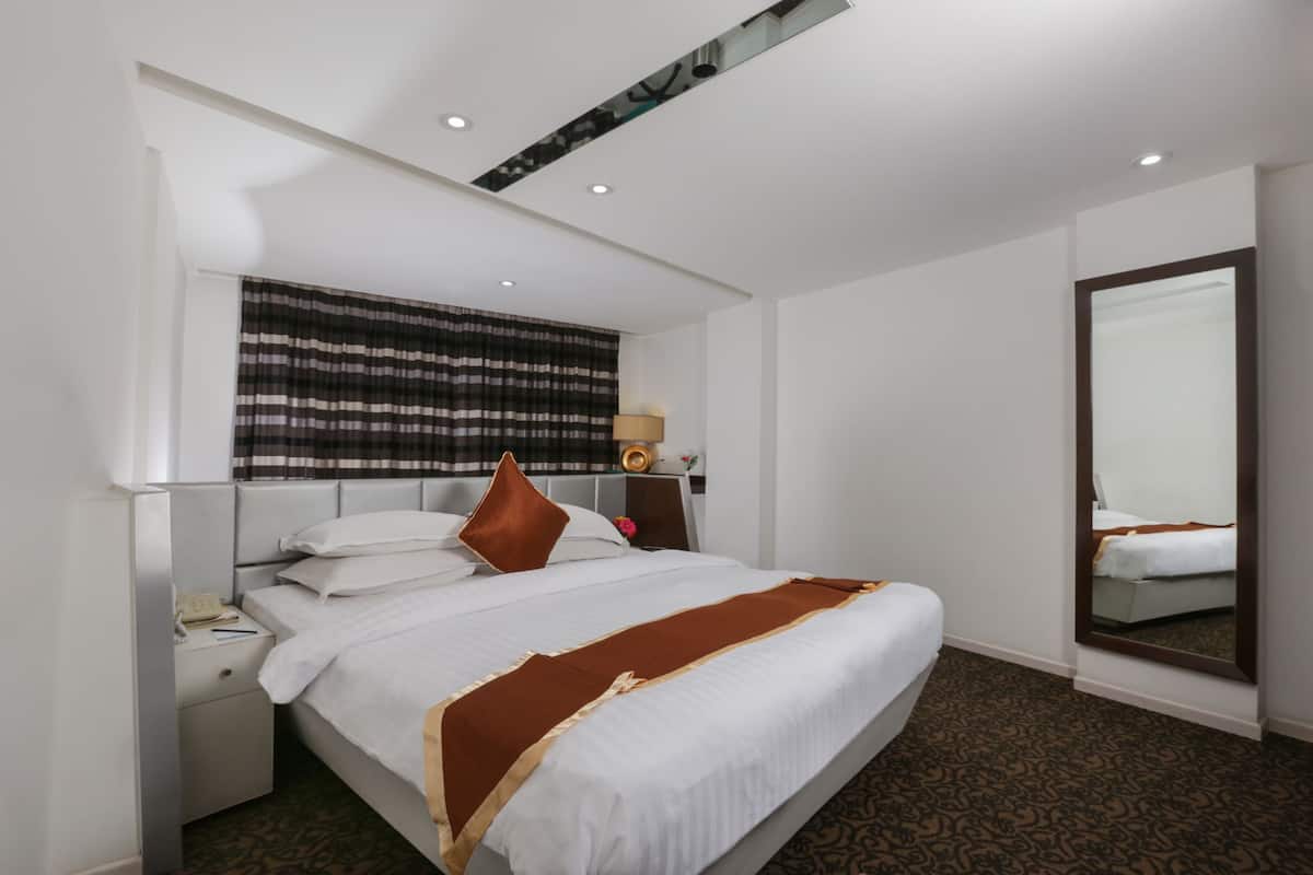 In-room safe, soundproofing, free WiFi