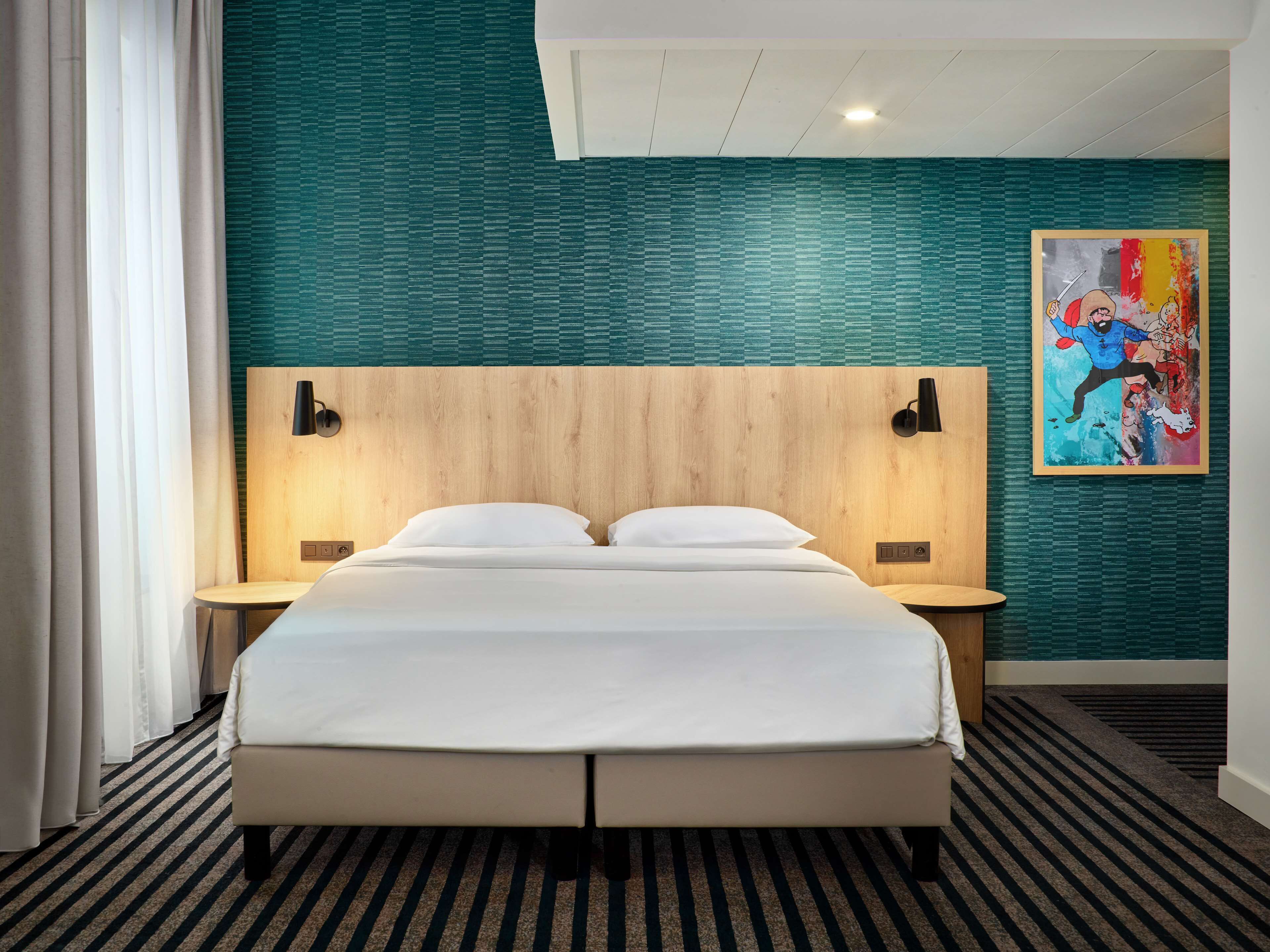 Premium bedding, in-room safe, desk, laptop workspace