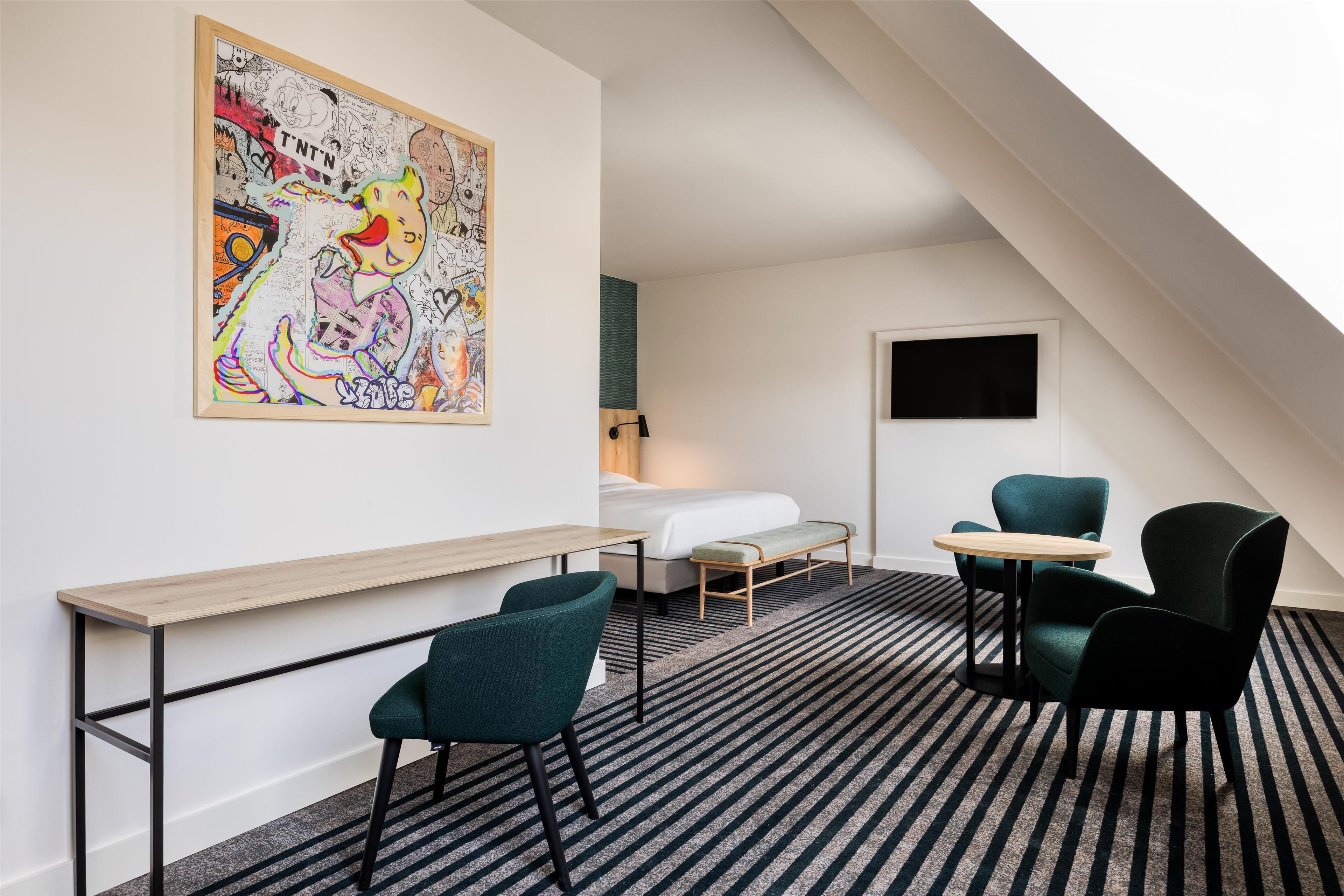 Junior Suite | Premium bedding, in-room safe, desk, laptop workspace