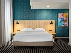 Premium bedding, in-room safe, desk, laptop workspace