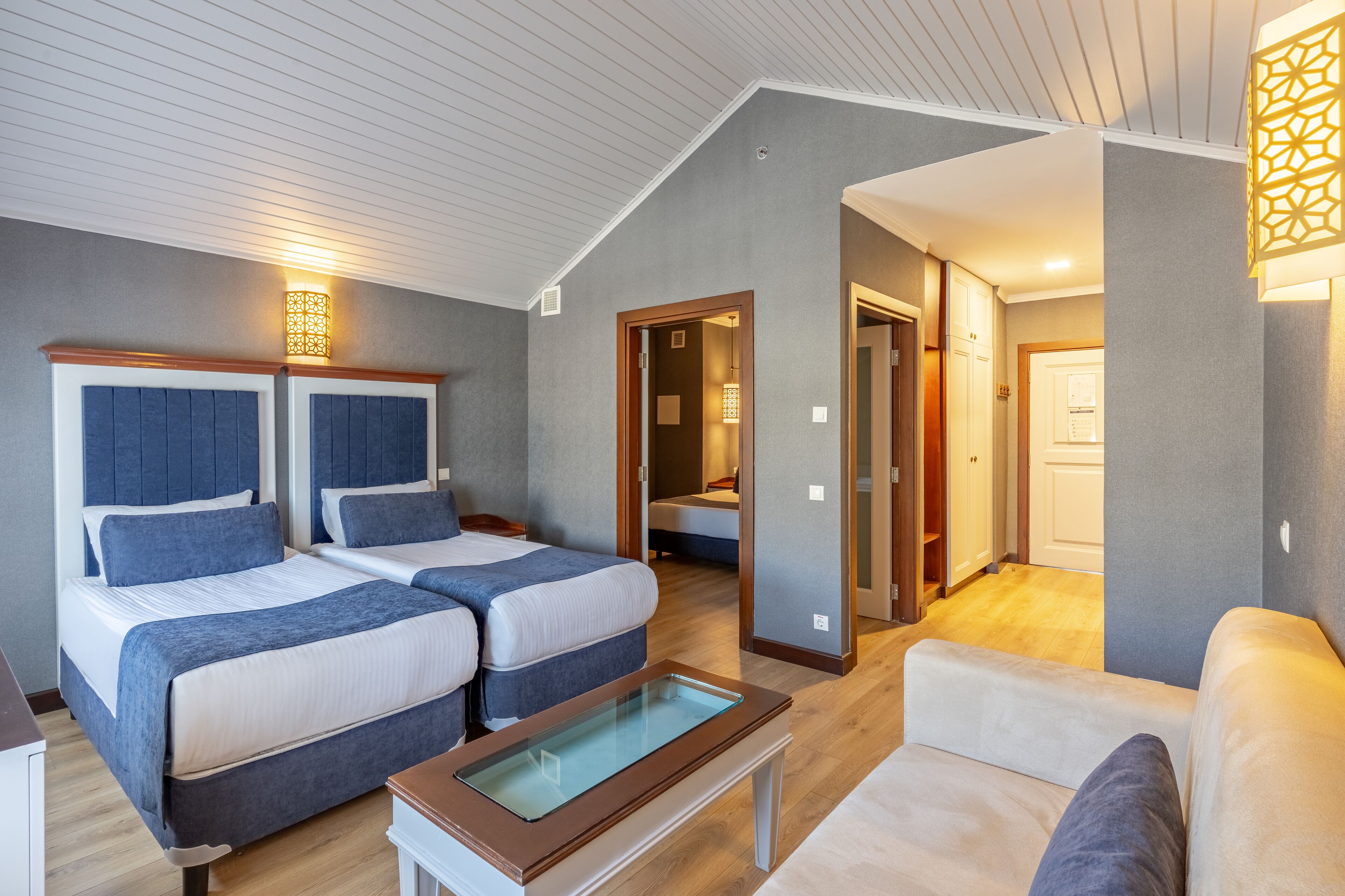 Habitación Confort, 2 habitaciones | Ropa de cama de alta calidad y minibar 