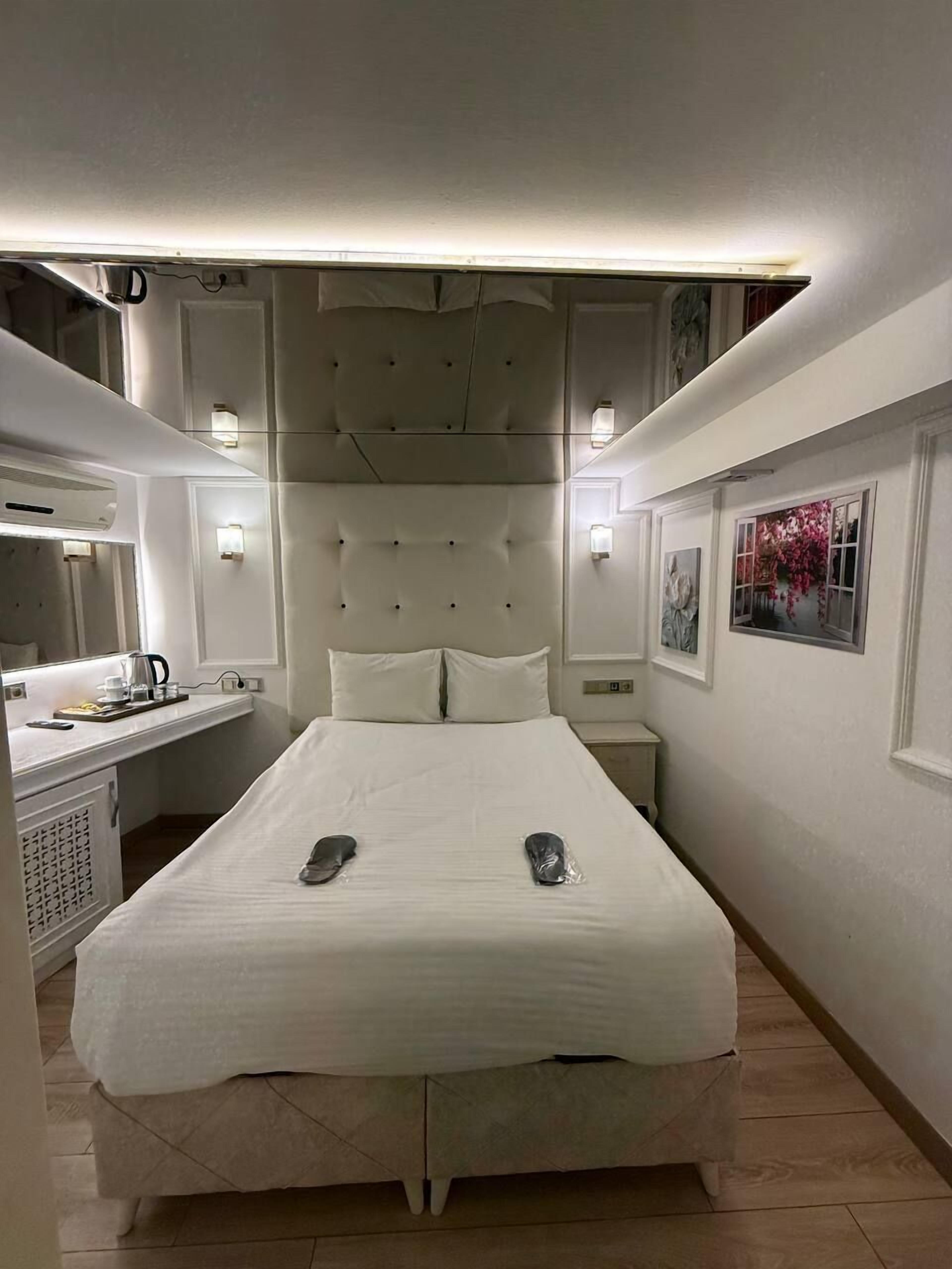 Basement Double Room (No Window) | Minibar, coffres-forts dans les chambres, chambres insonorisées