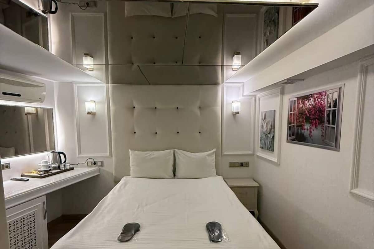 Basement Double Room (No Window) | Minibar, coffres-forts dans les chambres, chambres insonorisées